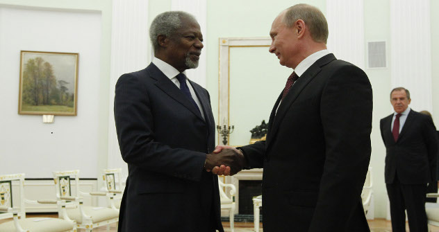 Vladímir Putin se reúne con el enviado especial de la Liga Árabe, Kofi Annan. Fuente:  Mijaíl Klimentiev/ RIA Novosti