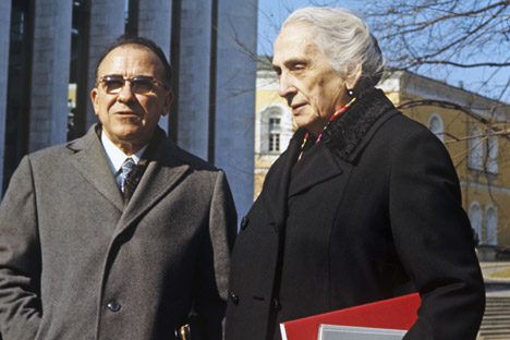 Dolores Ibárruri con Santiago Carrillo en el Palacio de Congresos, en las cercanías del Kremlin en 1971, donde se celebraba un congreso del PCUS. Fuente: RIA Novosti/ Vladímir Akimov.
