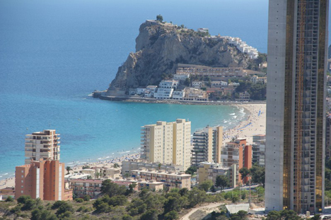 Apartamentos con vistas al mar en Alicante. Fuente: Costa Activa
