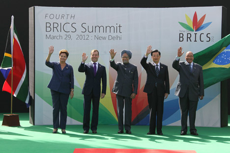 El expresidente de Rusia Dmitri Medvédev en la última cumbre de los BRICS en Nueva Delhi, India. Fuente: Reuters / Vostock Photo.