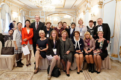 Para pemenang Kompetisi Internasional Pengajar Bahasa Rusia Terbaik di Luar Negeri. Foto: Press photo