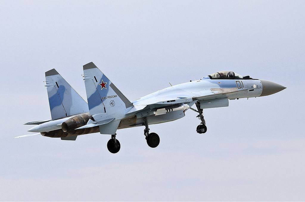 Adanya antrean pembelian jet tempur Su-35 dari beberapa negara lain menyebabkan Indonesia harus bersabar menerima pasokan Su-35 pertamanya hingga dua tahun mendatang.