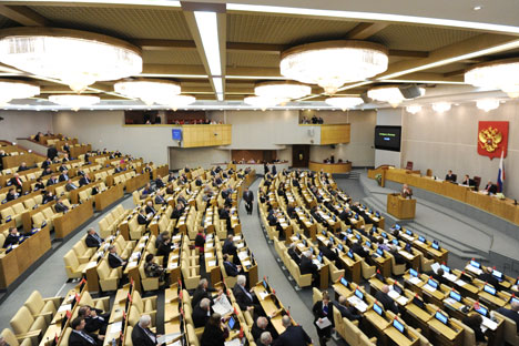Deputati durante una sessione della Duma di Stato (Foto: Itar-Tass)