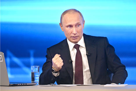 Il Presidente russo risponde alle domande dei cittadini (Foto: Itar Tass)