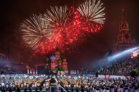 Fuochi d’artificio in Piazza Rossa per il festival Spasskaya Bashnya (Foto: Sergei Mikheev / RG)
