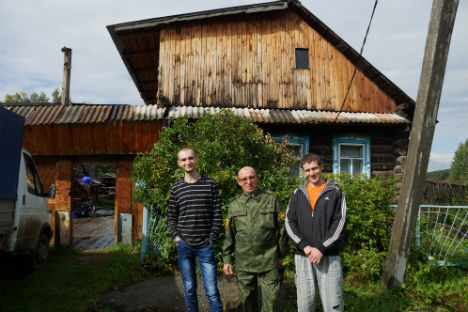 Локално становништво Урала од куће доноси избеглицама топлу одећу, намирнице, апарате и све што је неопходно за свакодневни живот. Фотографија: Дарја Кезина.