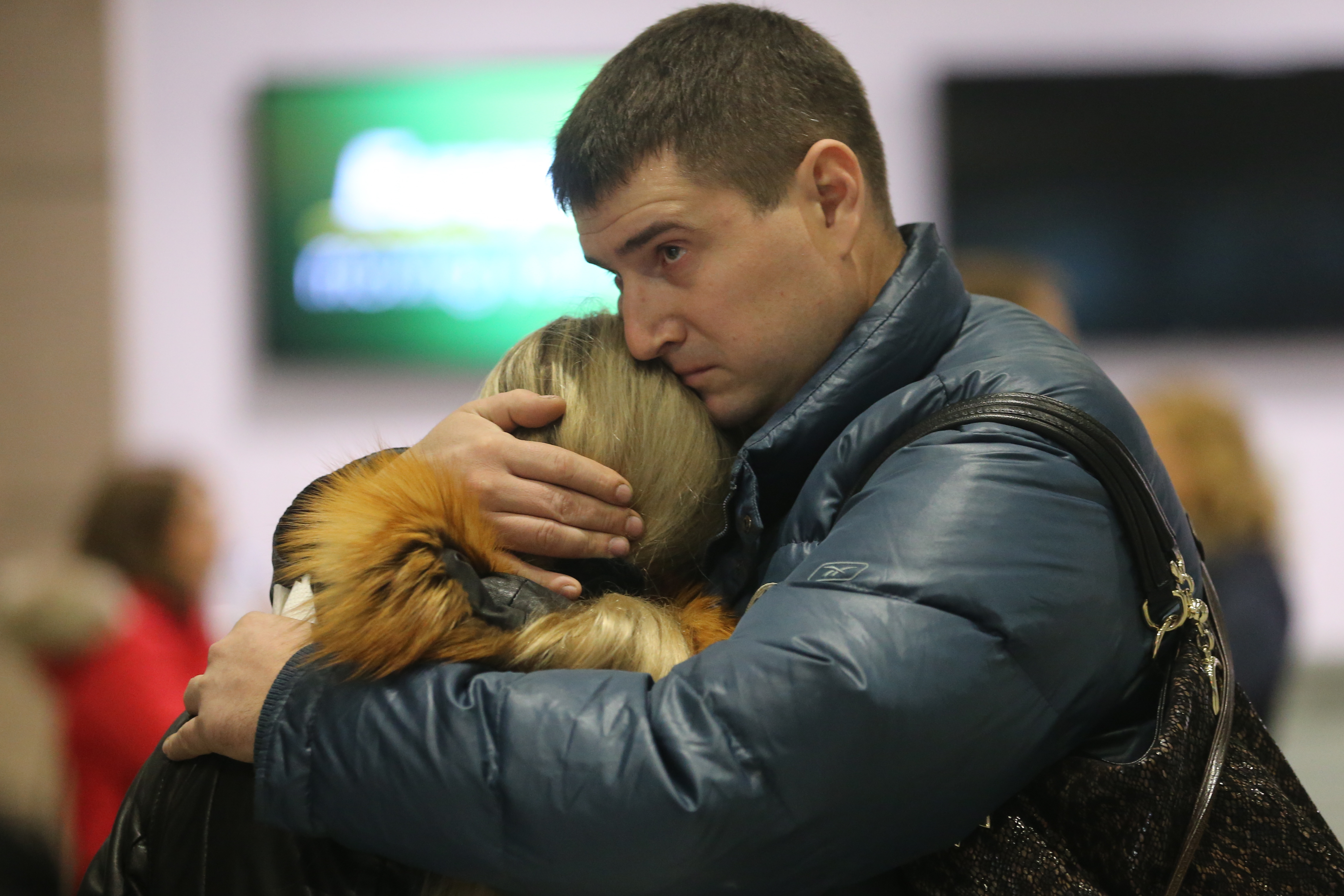 Bestürzung bei den Angehörigen der Passagiere des Unglücksfluges. Nach vergeblichem Warten am Flughafen Pulkowo in Sankt Petersburg zerbrachen alle Hoffnungen: Es gibt keine Überlebenden.   