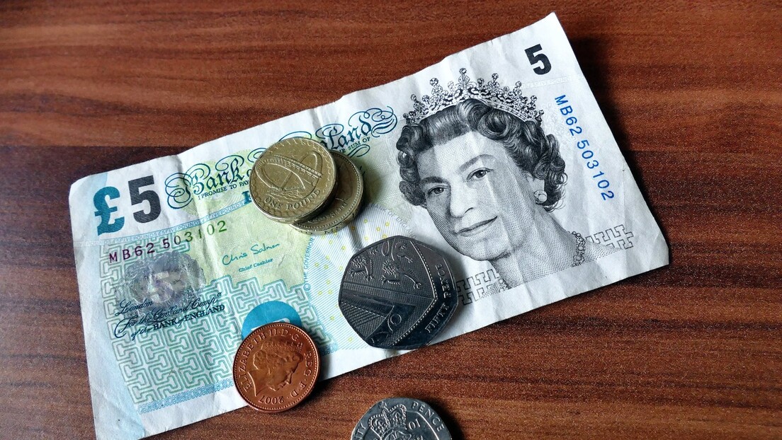 Британска фунта доживела рекордан пад вредности