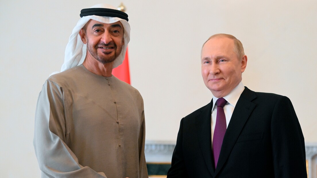 Владимир Путин и председник УАЕ шеик Мухамед бин Зајед састали се у Москви