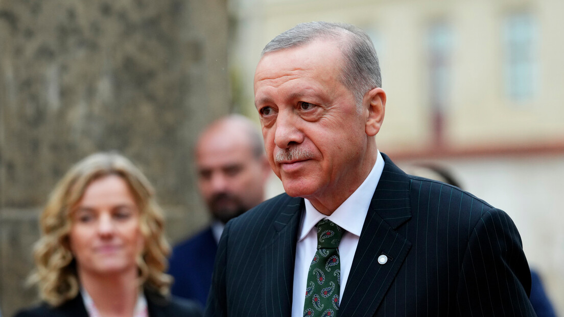 Ердоган: Надам се да ћу успети да организујем састанак Путина и Зеленског