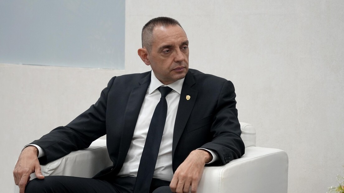 Нови шеф БИА: Вулин или Селаковић?