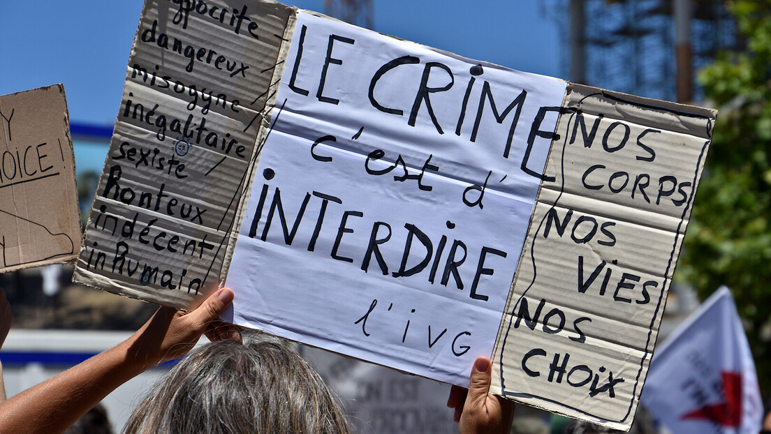 Француски Сенат одбио да право на абортус убаци у Устав