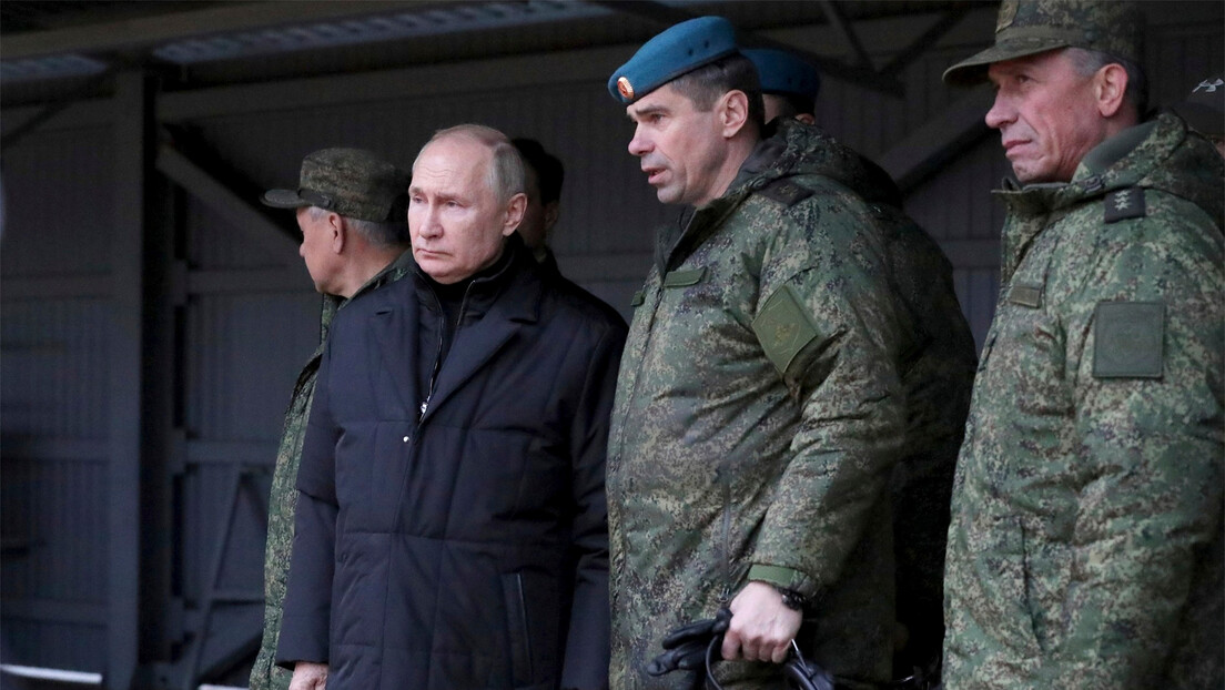 Путин: Москва свесна планова Украјине да употреби "прљаву бомбу"