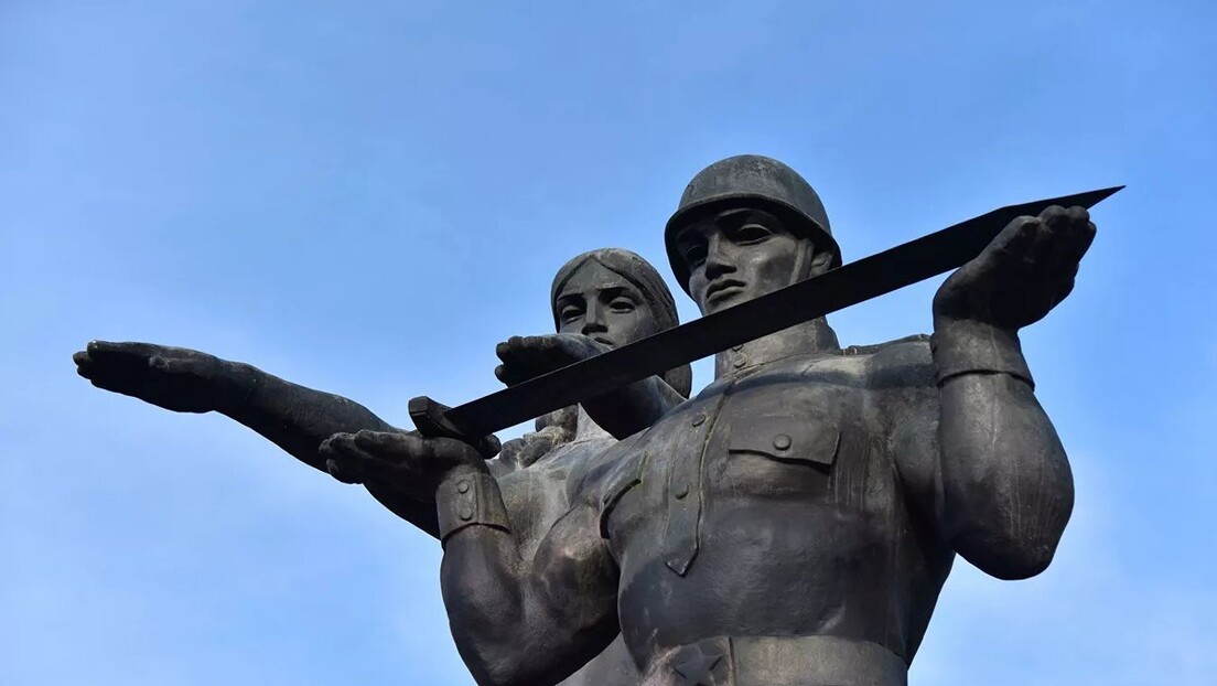 Пољска срушила још четири споменика совјетским ослободиоцима