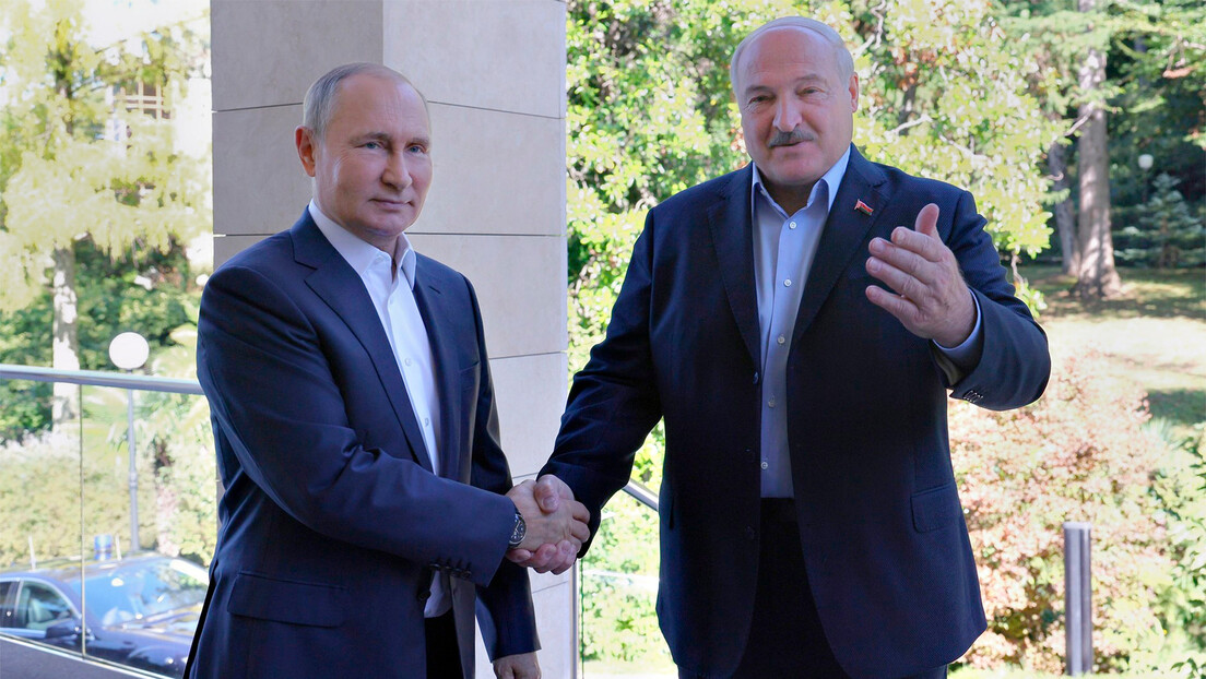 Лукашенко одобрио нацрт споразума о заједничким центрима за војну обуку