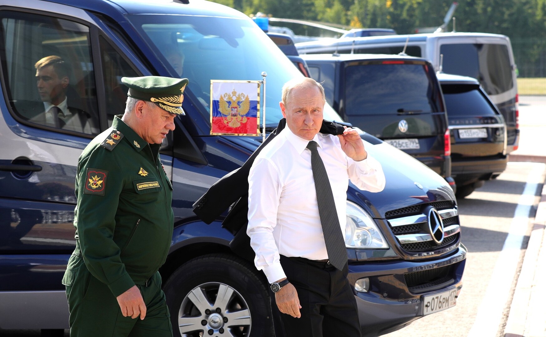 Sergej Šojgu i Vladimir Putin