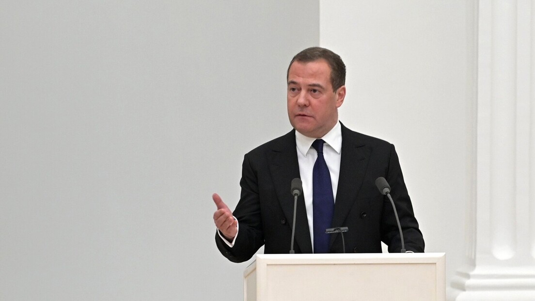 Медведев: Једино је победа Русије гаранција мира у свету