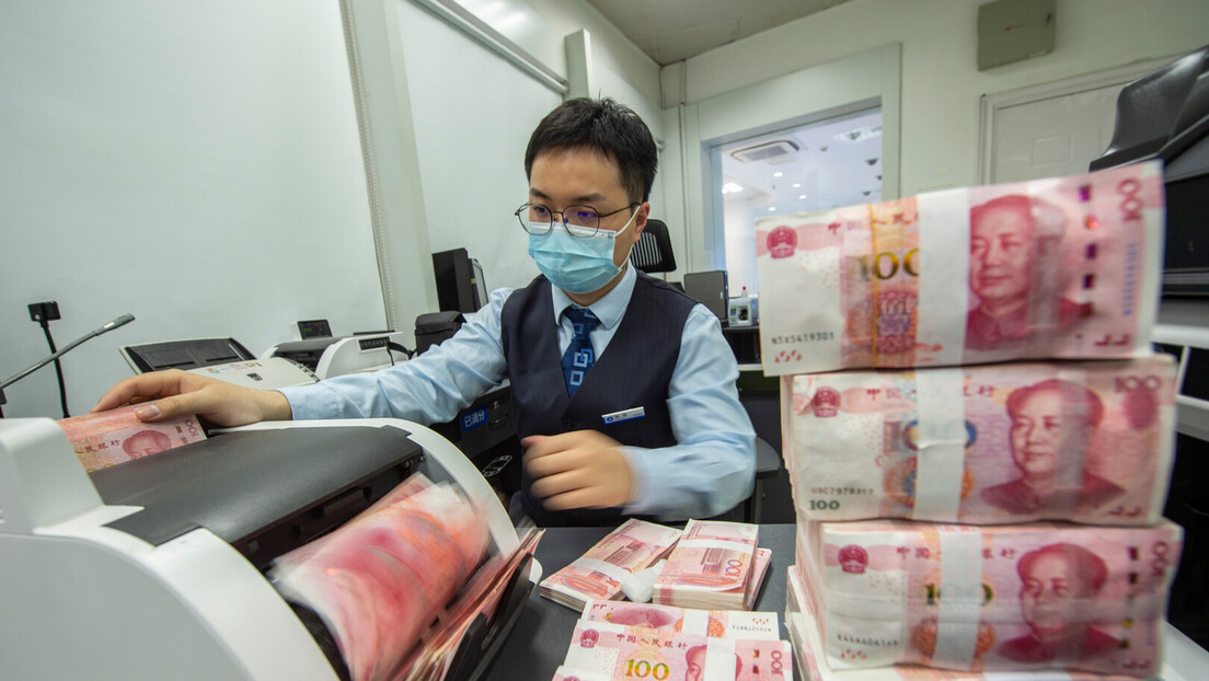 Русија и Кина наводно планирају нову валуту која ће парирати долару