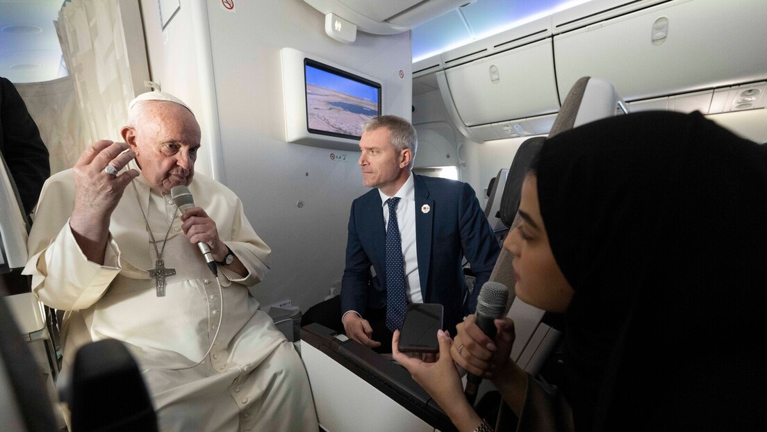 Папа Франциско гаји "наклоност" и према Русији и према Украјини