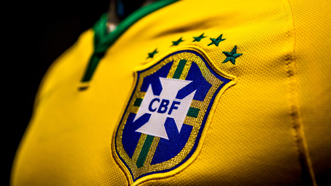 Традиционални жути дрес постао је симбол политичке поделе Бразила