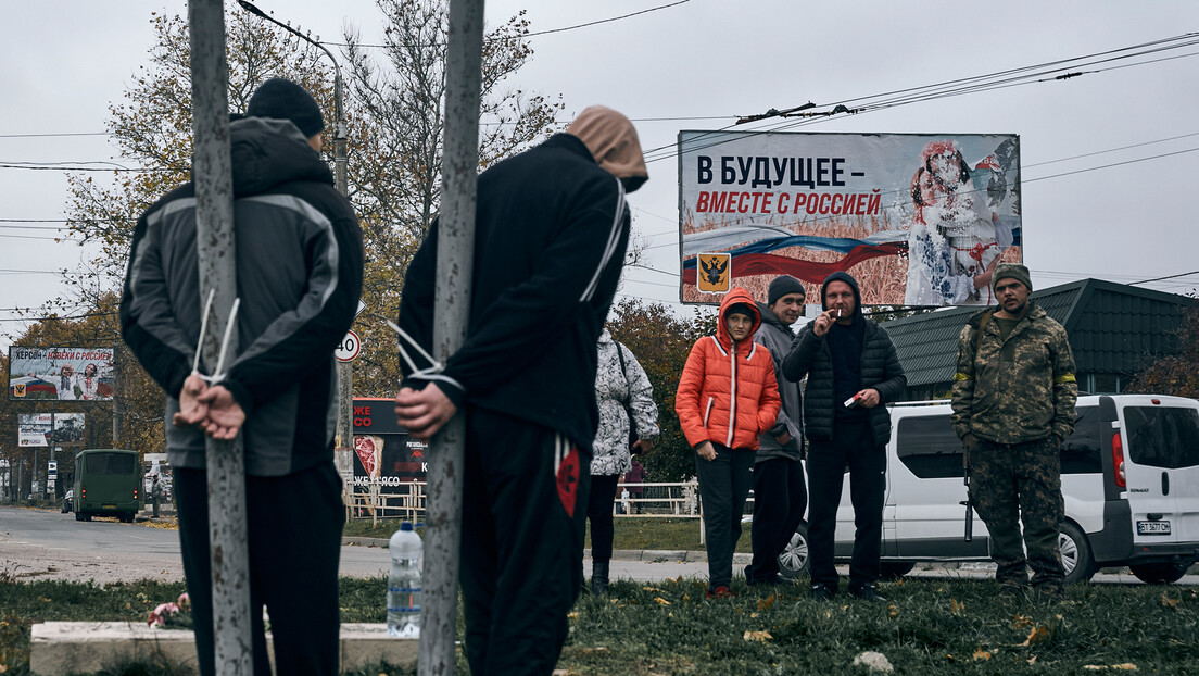 Украјинци заводе терор по Херсону: Цивили оптужени за сарадњу са Русима везани за стубове