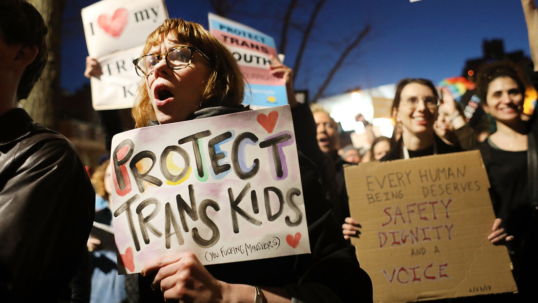 "Њујорк тајмс": Висока цена блокирања пубертета трансродне деце