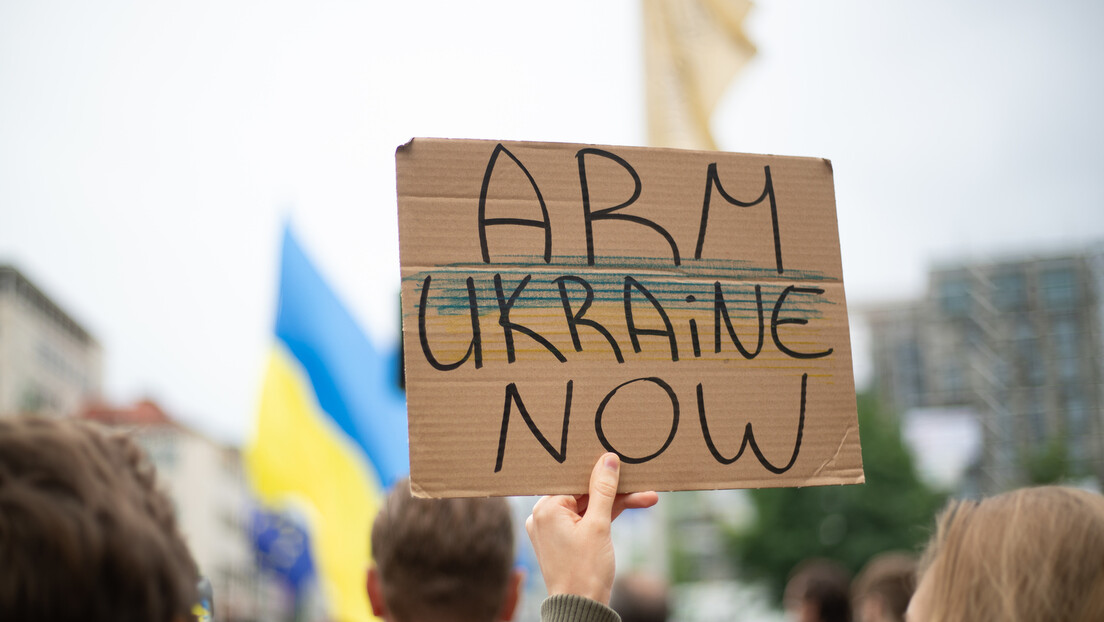 Марин Ле Пен: Испорука оружја Украјини продужава сукоб