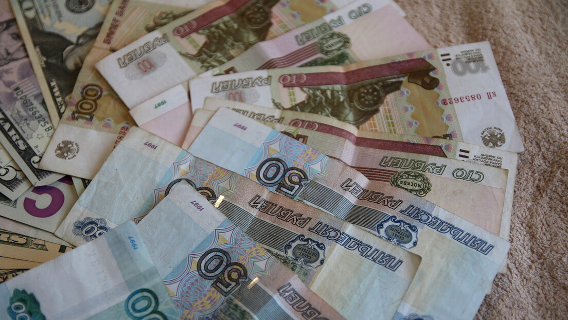 Русија заобилази долар: Москва са пријатељским земљама ради на стварању нове валуте