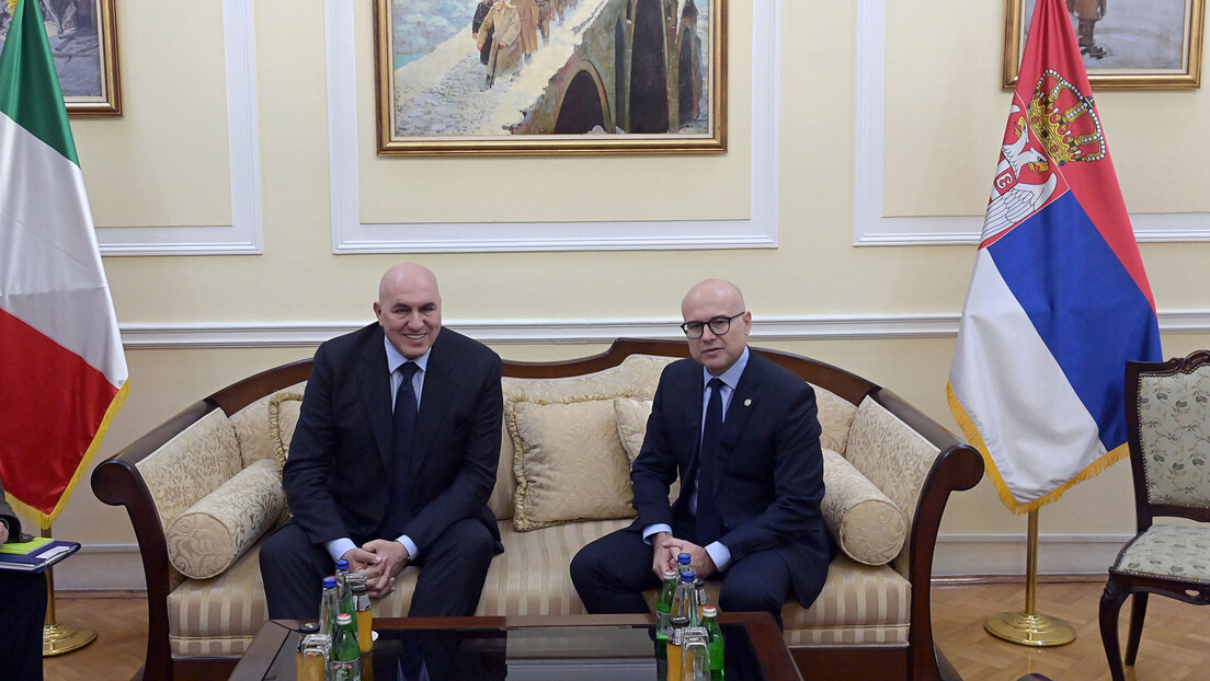 Вучевић са министром одбране Италије: Једнострани потези Приштине угрожавају мир и стабилност