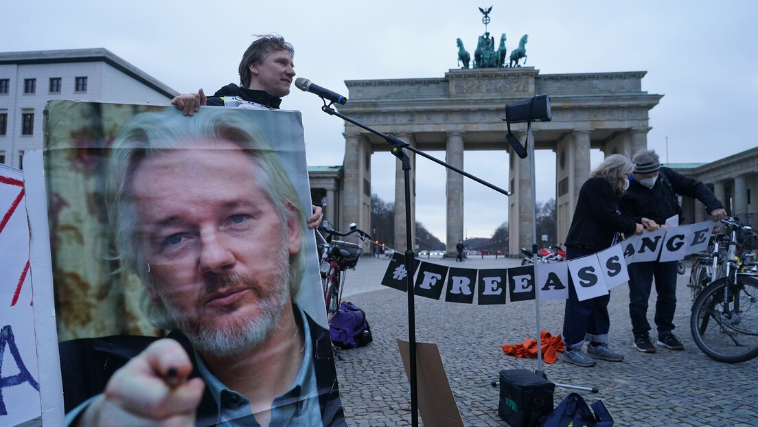 "Објављивање није злочин": Међународни медији позвали САД да одбаце оптужбе против Асанжа