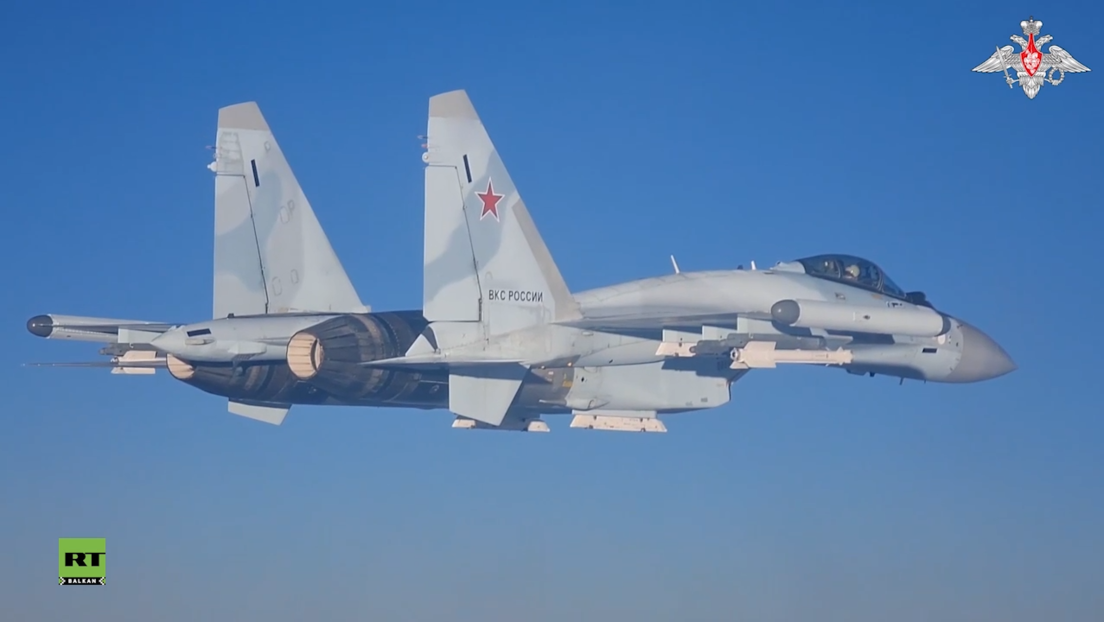 Руски и кинески ратни авиони извршили заједничке ваздушне патроле (ВИДЕО)