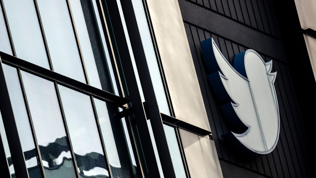 "Птичица" гукнула: Како је Твитер блокирао причу о лаптопу Хантера Бајдена