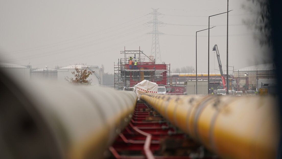 Najtoplije u ruskom zagrljaju: Loše vreme koči radove na nemačkim LNG terminalima