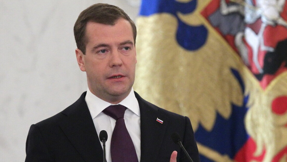 Medvedev poručio Evropljanima: Nabavite rakiju, ćebad i grejalicu - zima je tek počela!
