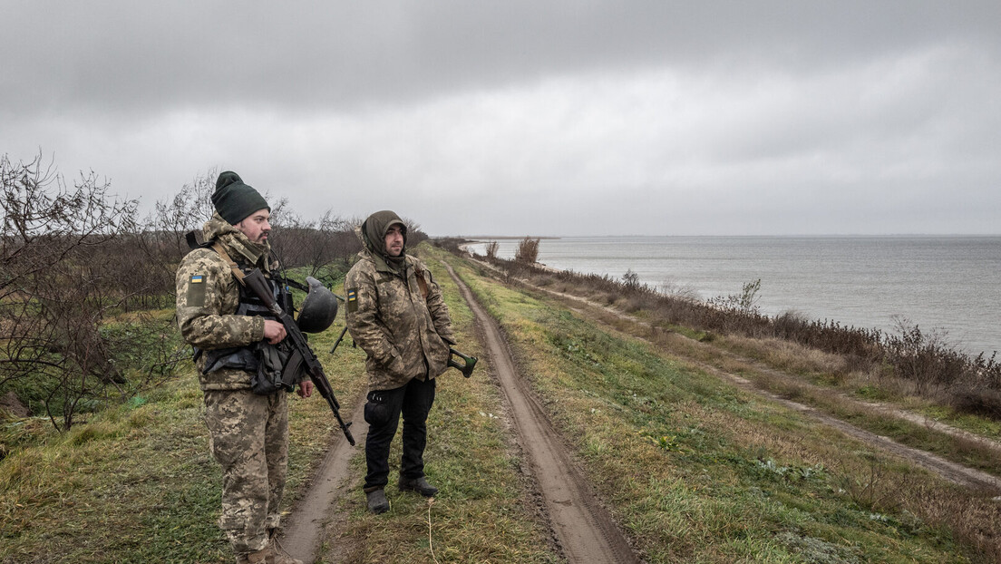 Више од стотину украјинских официра извршило самоубиство, војници масовно дезертирају