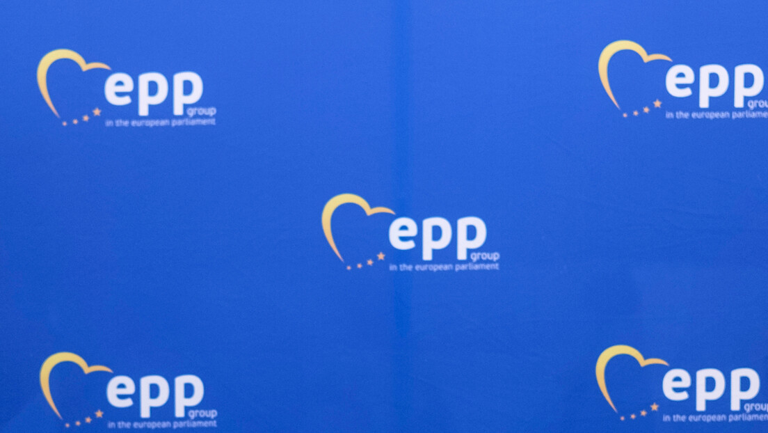 Нови притисци на Србију: ЕПП хоће да избаци СНС из својих редова?