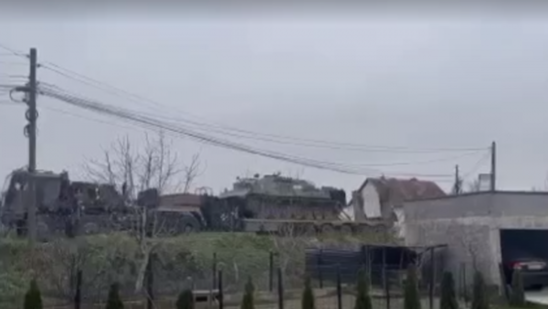 Албански медији: Колона оклопних возила Кфора се упутила ка Северној Митровици