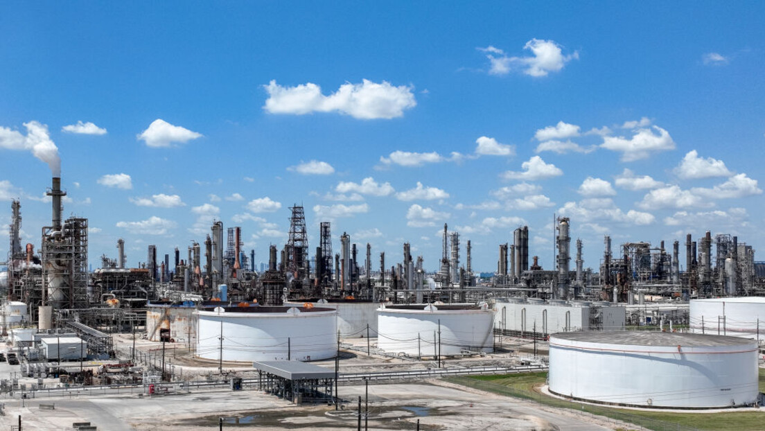 "Оилпрајс": Ера јефтине нафте је готова