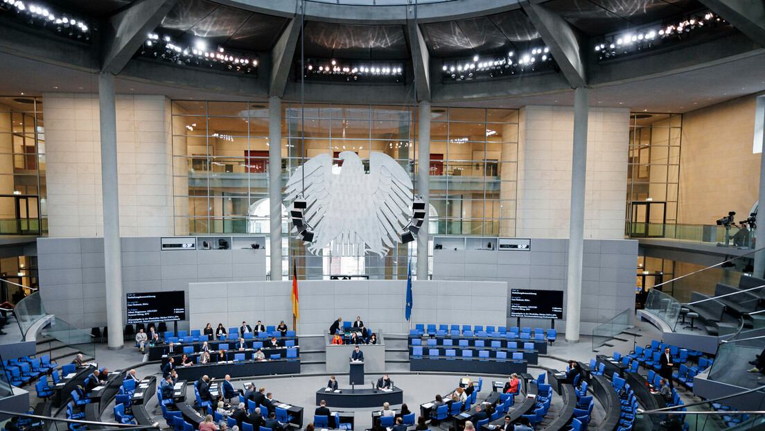 Потпредседник Бундестага: Немачкој прети банкрот