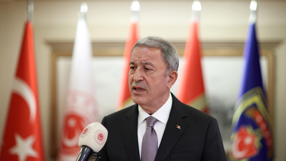 Турски министар: Анкара преговара са Москвом о уласку у ваздушни простор Сирије