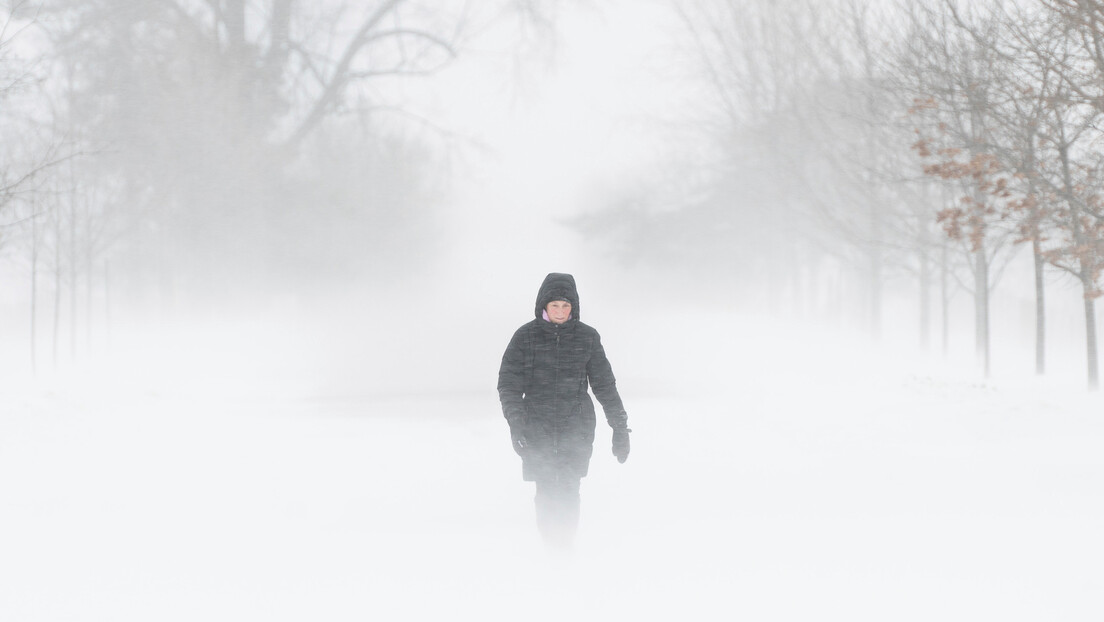 У зимској олуји у САД страдало 27 људи, више од милион Американаца и Канађана без струје