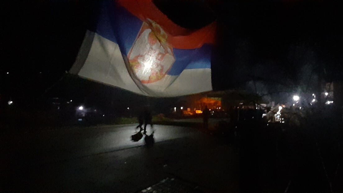 Teška noć na severu KiM, Srbi ostaju na barikadama
