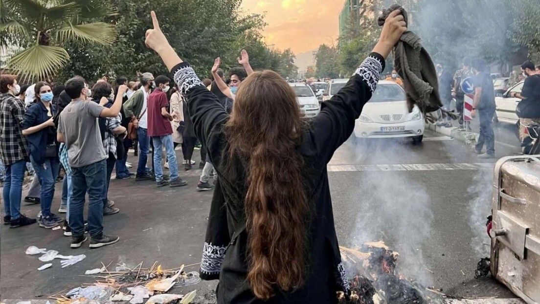 Иран оптужује Британију за деструктивну улогу у масовним протестима