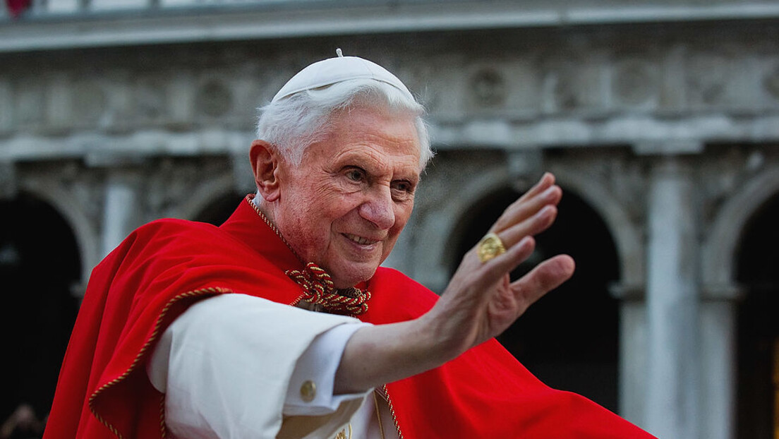 Преминуо бивши папа Бенедикт XVI, саучешће српског и руског патријарха