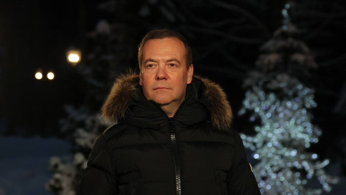 Медведев: Срушићемо нацистички режим у Кијеву, својих се не одричемо (ВИДЕО)