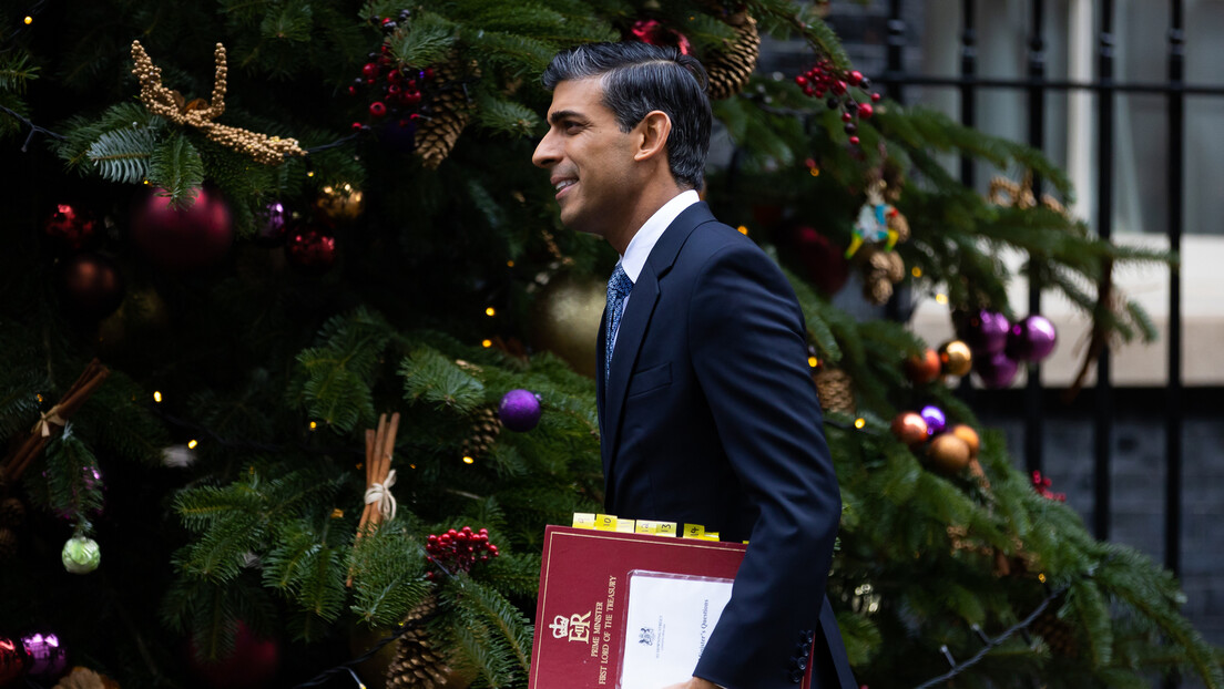"Оптимистична" новогодишња порука британског премијера: Проблеми који су нас мучили неће нестати