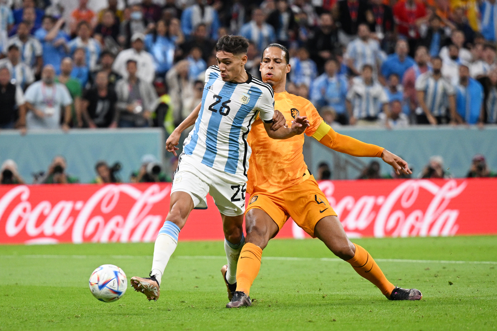 Molina postiže gol za Argentinu