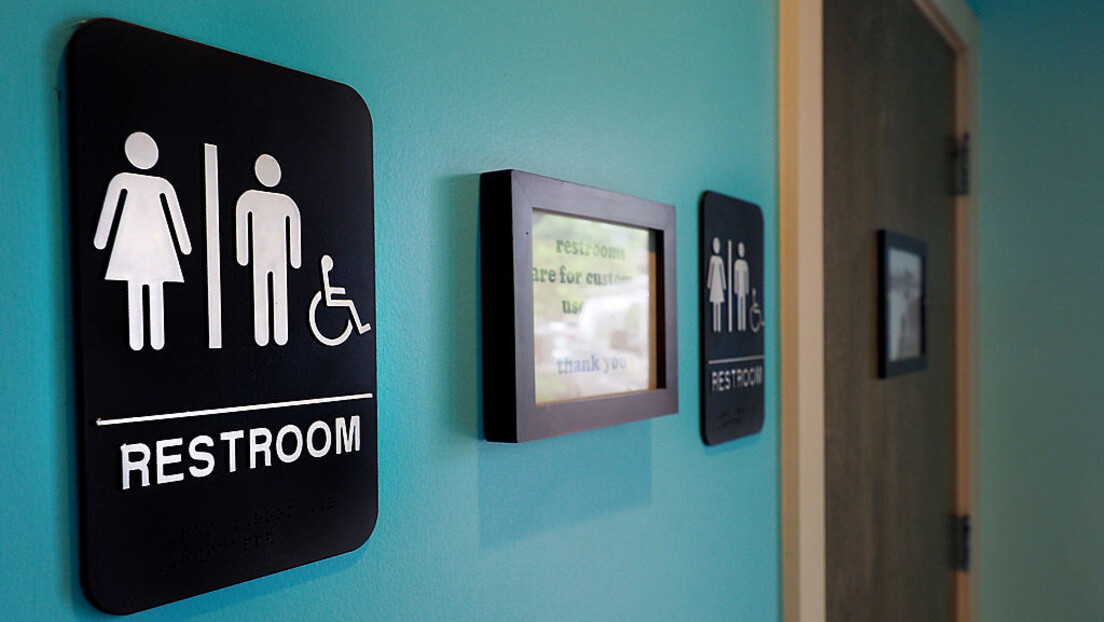 Флорида: Трансродни средњошколац изгубио тужбу због тоалета