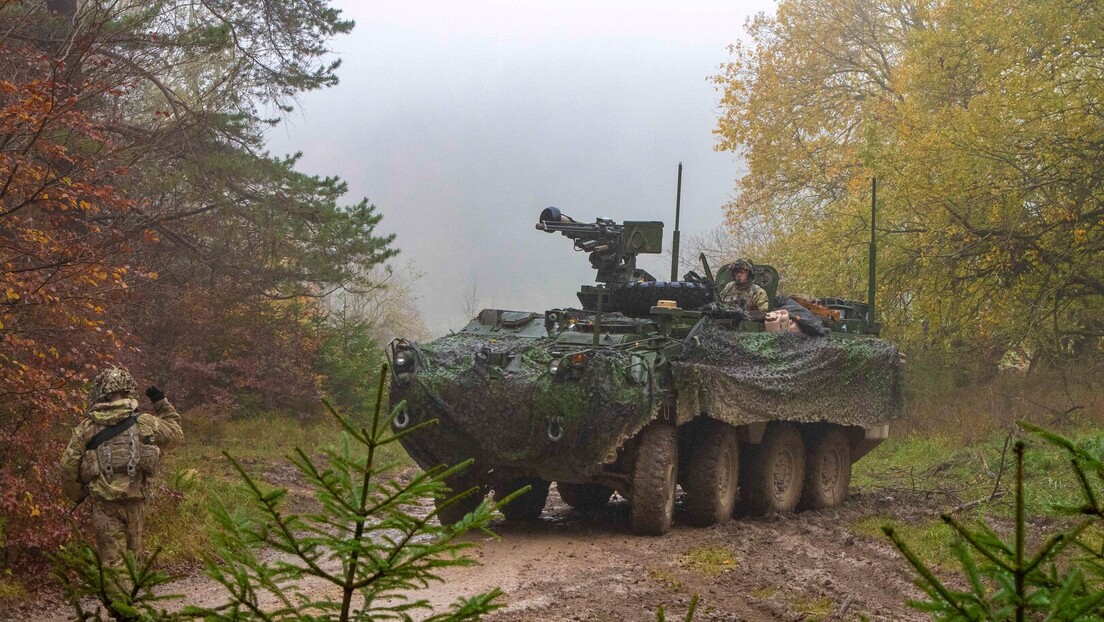 "Политико": САД размишљају о испоруци нових оклопних возила Украјини