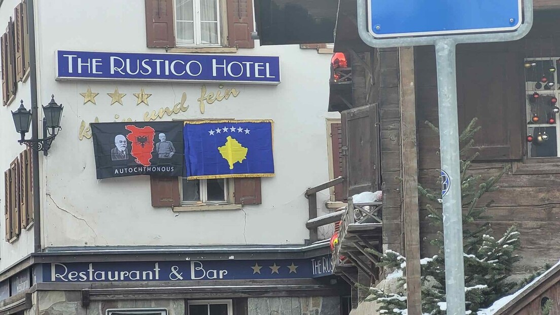 Код хотела у Давосу у којем борави Вучић окачена, па скинута застава "велике Албаније" (ФОТО)